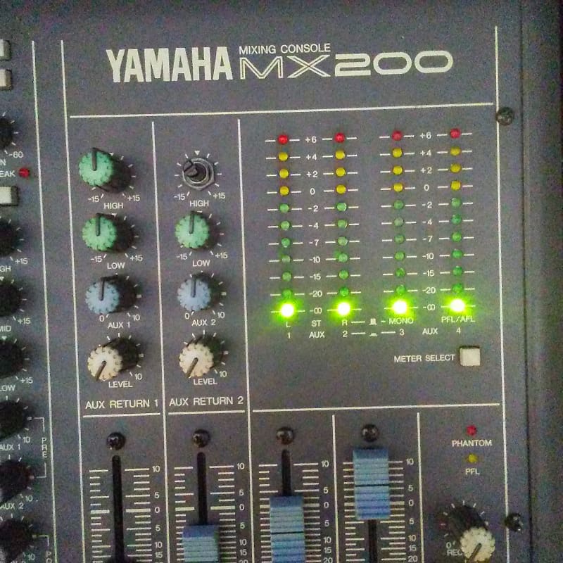 M*e様 YAMAHA MX200 アナログミキサー 16チャンネル M*e様 YAMAHA MX200 アナログミキサー 16チャンネル Yamaha