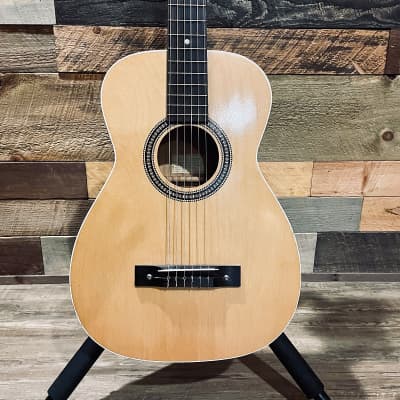 Harmony H937 | Parlor-Sized Classical Nylon | OHSC for sale