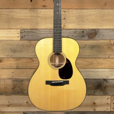 Martin Custom OM-18 Acoustic Guitar Natural w/ Case image 4