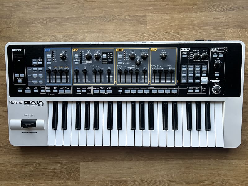 Roland SH-01 GAIA 37-Key Digital Synthesizer | Reverb Canada