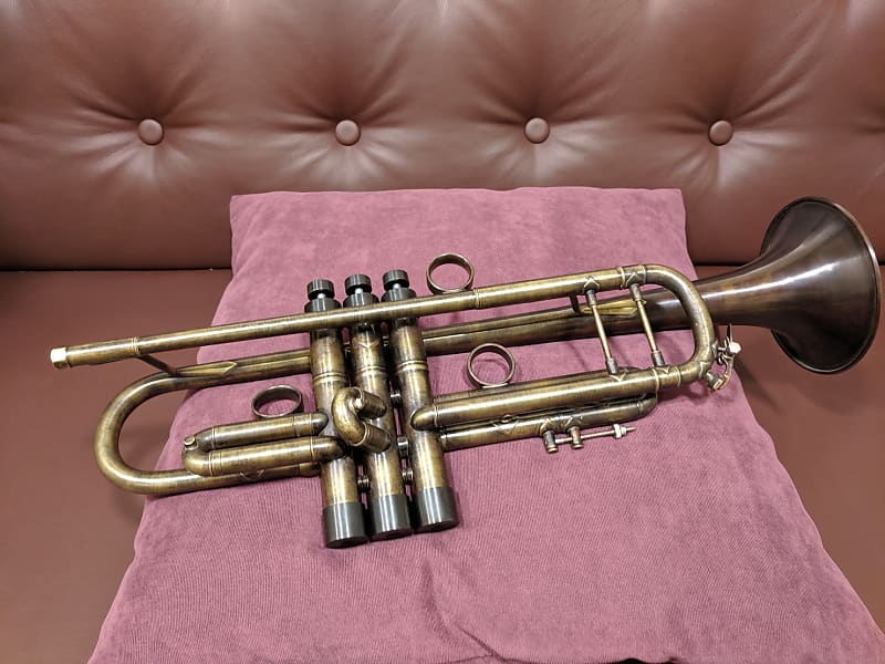 ファッション 通販 Bach 180-37* Stradivarius Series Bb Trumpet Raw Brass 管楽器・吹奏楽器
