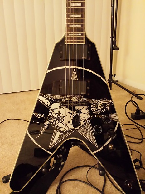DEAN エリック・ピーターソン　OLD SKULL V Dean Eric Peterson Old Skull V White (2019) - Guitar Compare