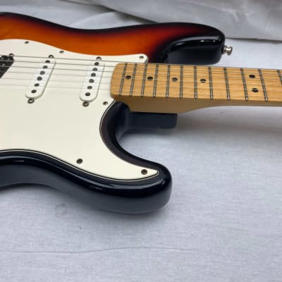Fender Standard Stratocaster Guitar with humbucker in bridge position 1996 - 3-Color Sunburst / Maple fingerboard image 5