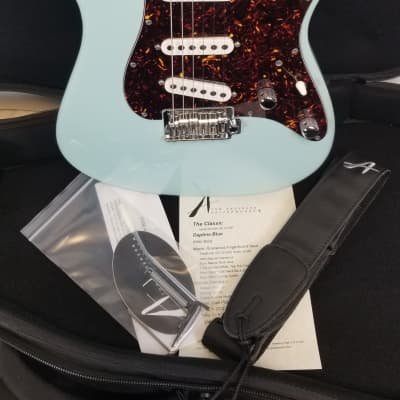 Tom Anderson "The Classic", Rosewood FB, Hum-Canceling Single Coil Pickups, Daphne Blue, W/Bag 2023 image 2