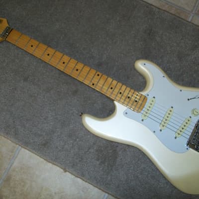 Hohner Professional ST Lead Strat Style 80s-90s Pearl White with Bag image 16