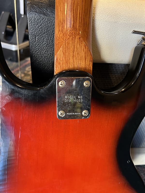 Silvertone 319 Teisco Mosrite Style Single Pickup Electric