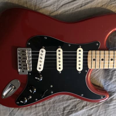 Fender Standard Stratocaster MIM Red image 2