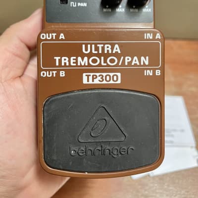 Behringer TP300 Ultra Tremolo/Pan