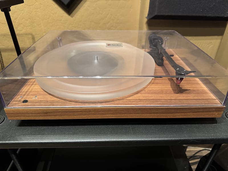 Pro-Ject: Debut Carbon RecordMaster HiRes Turntable  			