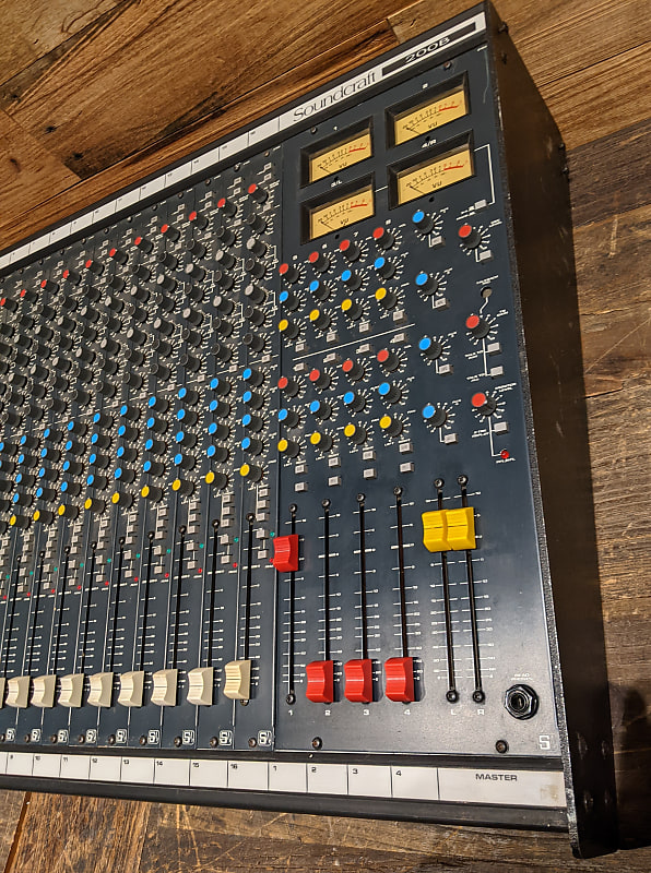 Soundcraft Series 200B 16-Channel 4-Bus Mixing Console | Reverb