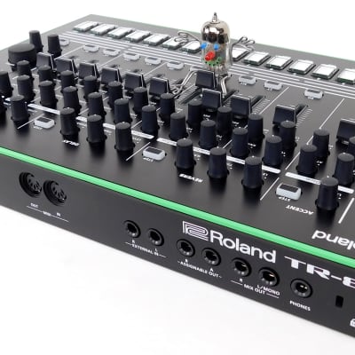 Roland TR-8 AIRA Drum Synthesizer + Decksaver+Fast Neuwertig+OVP + 1,5J Garantie image 7