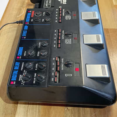 Aria APE-2 Programmable Multi-Effects Guitar Pedal [Ultra