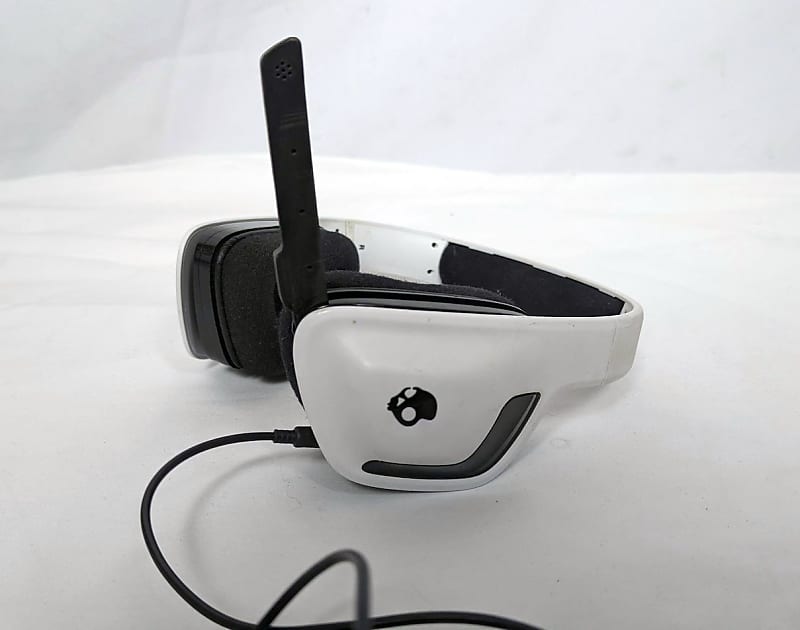 Immagine Skullcandy SLYR Wired Gaming Headset with Mic in White/Black - 1