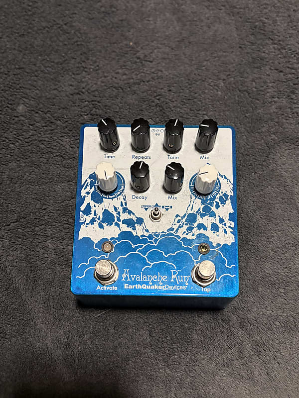 EarthQuaker Devices Avalanche Run Stereo Reverb & Delay with Tap Tempo V2