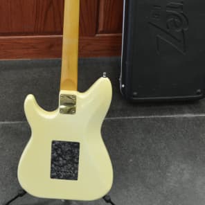 Alvarez Custom Classic 6-String Electric Guitar with Hardshell Case image 7