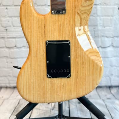 Fender Alternate Reality Series Sixty-Six HSS with Maple Fretboard 2019 - Natural image 5