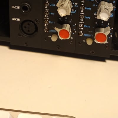 API 527 500 Series Discrete Compressor / Limiter Module imagen 4