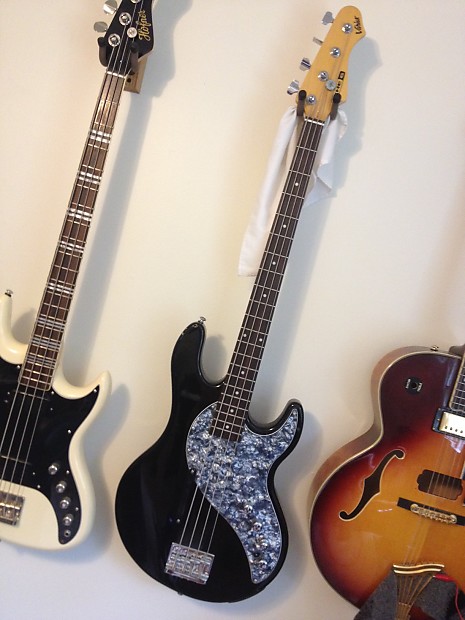Line 6 Variax 700 Bass Guitar Black