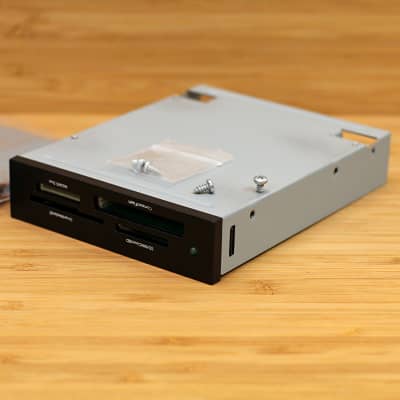 Akai MPC 2000XL IDE / ATAPI Hot Swap Card Reader Kit