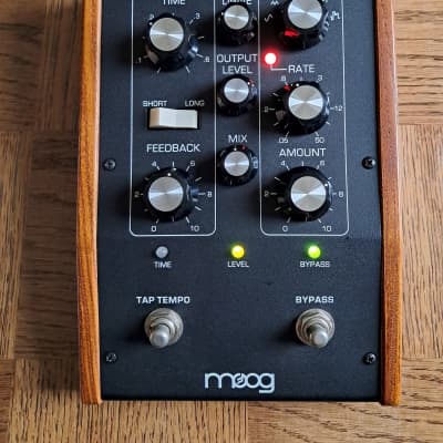 Moog Moogerfooger MF-104M 【完動品】アナログディレイ Moog MF-104 Analog Delay | Vintage Synth Explorer