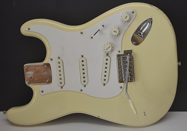 Fender Stratocaster クリーム Fender Squier Stratocaster Body Loaded Cream White | Reverb