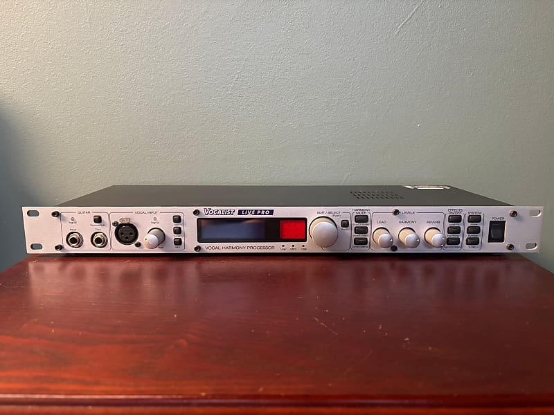 DigiTech vocalist live