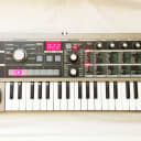 KORG MICROKORG V.1 Synthesizer Keyboard Vacoder. Good Condition. Sounds Great !