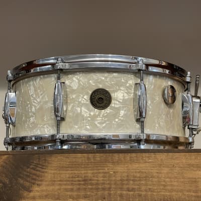 1950's Gretsch BroadKaster 5.5x14 White Marine Pearl 3-Ply Snare Drum 4157 image 18