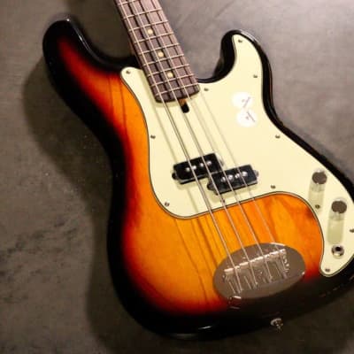 Lakland Skyline 44-64 2023 - 3 tones sunburst image 3