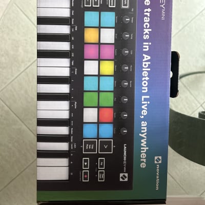 Novation Launchkey Mini Mk3 USB Keyboard DAW Controller | Reverb