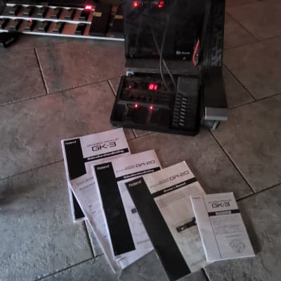 Roland GR-20 2010s + Roland GK-3 + 5m GK cable + Power supply + Usermanual