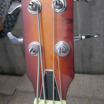 Fender Fr-51 Resonator Bass image 2