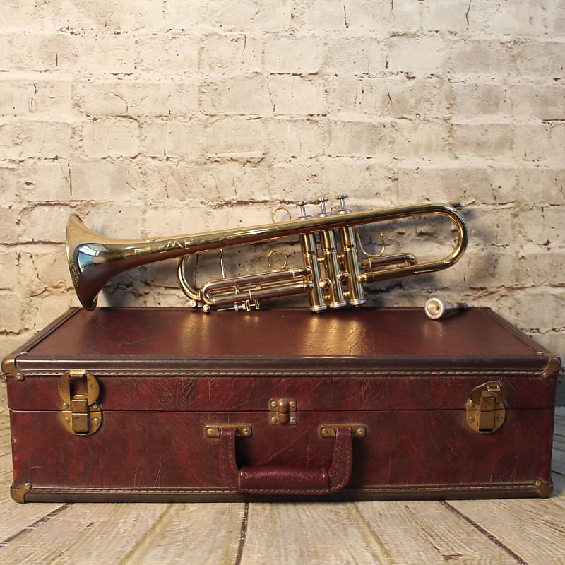 Holton ST550 Maynard Ferguson Trumpet w/Case Gold