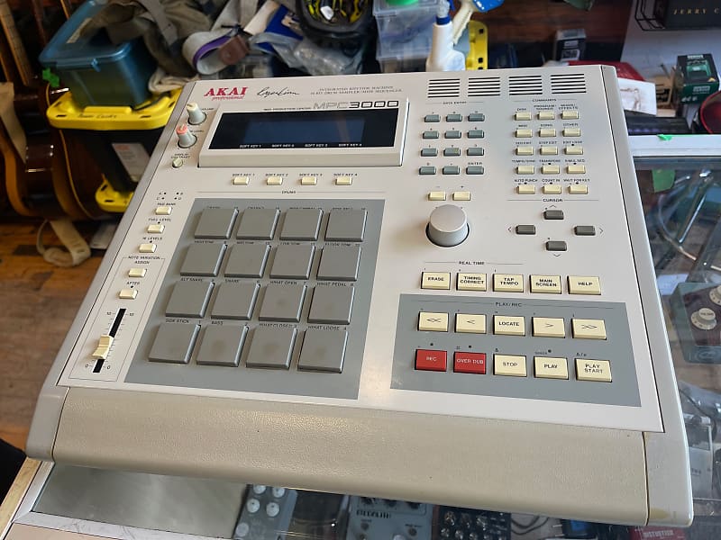 Akai MPC3000 MIDI Production Center 1993 - 2001 - Grey