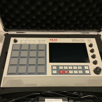 Akai MPC-4000 Loaded w/ 8 Analog Outs / 8 Adat / EFX | Reverb