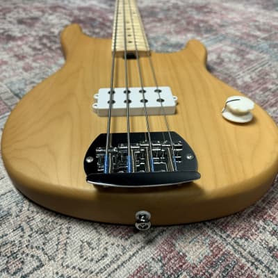ベース Sterling by Music Man Joe Dart Affordable, direct-to-fan, and simple in every way. It
