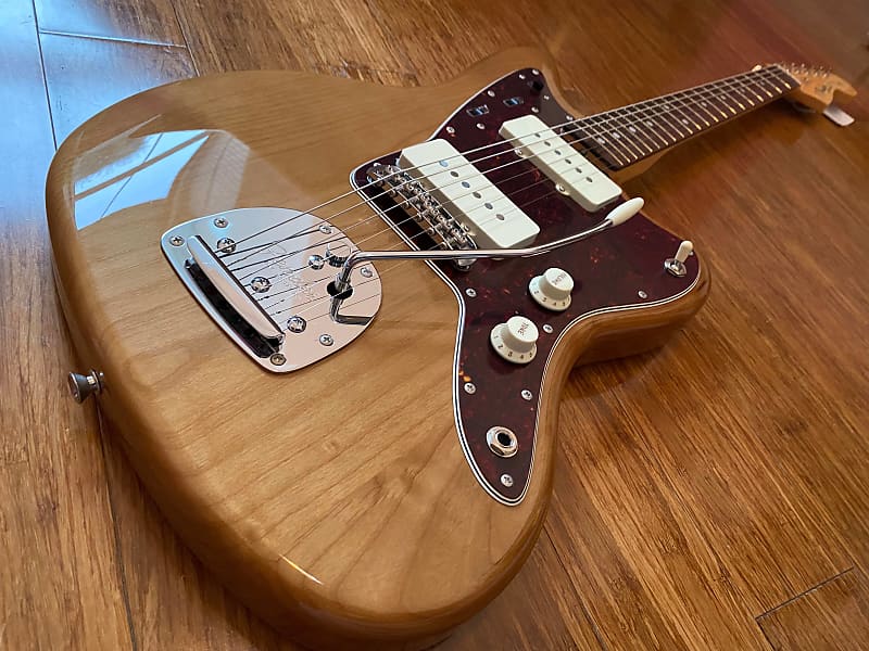 Fender Ltd Traditional 60s Jazzmaster FSR Walnut Mint w