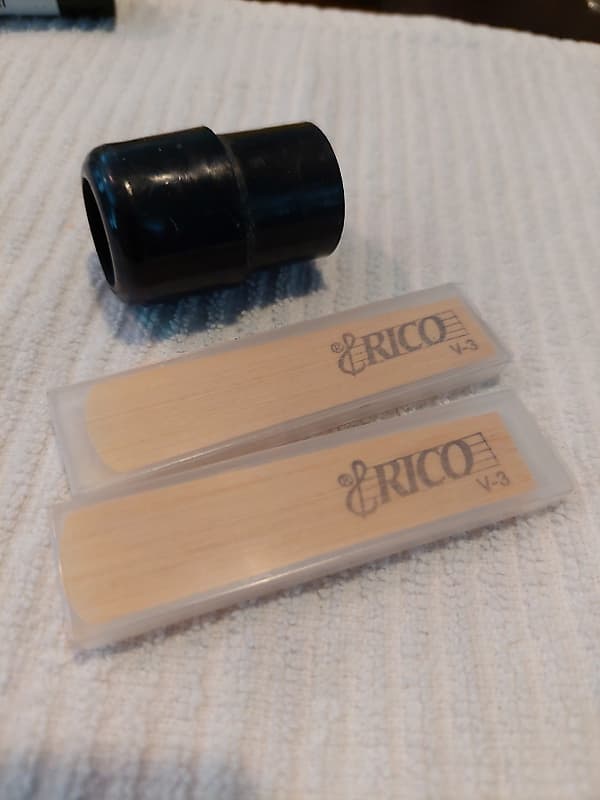 Import Alto End Cap And 2 #3 Rico Reeds 2000s  Black image 1