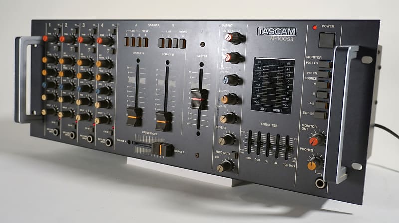 TASCAM M-100SR Rackmount Mixer