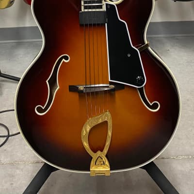 Guild Benedetto Artist Award Model 2000 - Sunburst - Original Case for sale