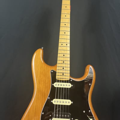 Fender American Professional II Stratocaster HSS with Maple Fretboard 2024 - Roasted Pine image 4