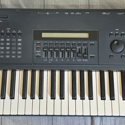 Yamaha SY85 Synthesizer 1992 - Black