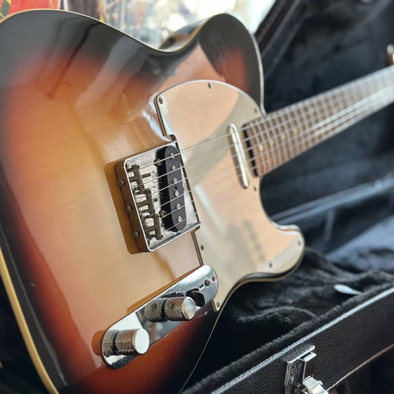 Fender Japan Vintage 1988 Telecaster 1962 Custom RI FujiGen Built Sunburst MIJ w/ Hardcase