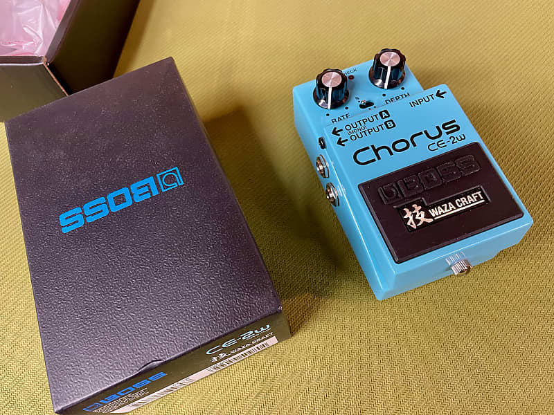 Boss CE-2W