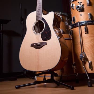 Yamaha FGX800C Acoustic-Electric Guitar - Natural image 6