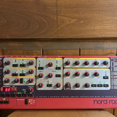 Nord Lead 2 Polyphonic Synthesizer Rack !