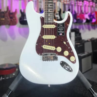 CMVictor - Guitare électrique Fender Strat American Ultra HSS RW -  Ultraburst