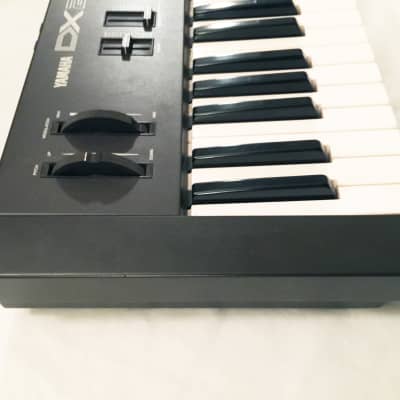 YAMAHA DX-27 Vintage FM Synthesizer Made in JAPAN - 1985. Great Condition ! image 11