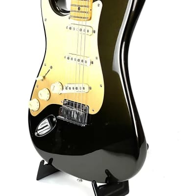 Fender American Ultra Stratocaster® Left-Hand, Maple Fingerboard, Texas Tea image 2