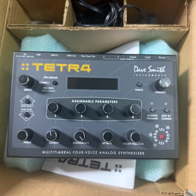 Dave Smith Instruments Tetra Desktop 4-Voice Polyphonic Synthesizer 2009 - 2016 - Black